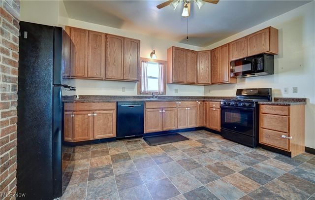 320 9th Street SW, Massillon, OH 44647