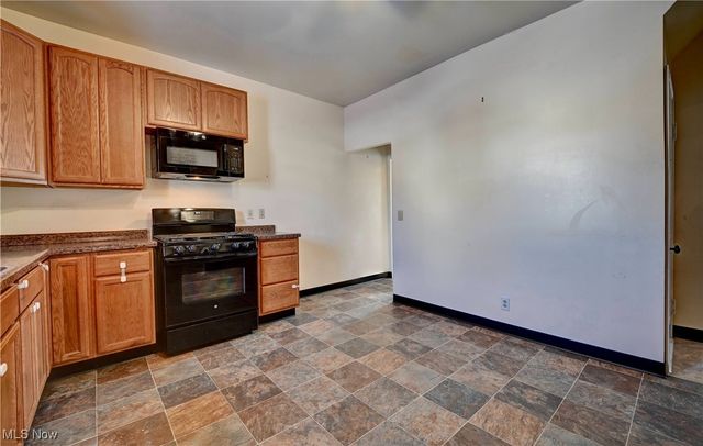 320 9th Street SW, Massillon, OH 44647