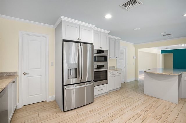 500 Gardenia Lane, Vero Beach, FL 32963