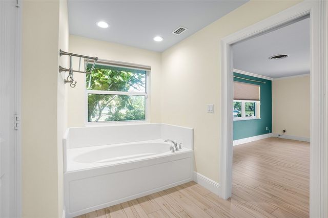 500 Gardenia Lane, Vero Beach, FL 32963