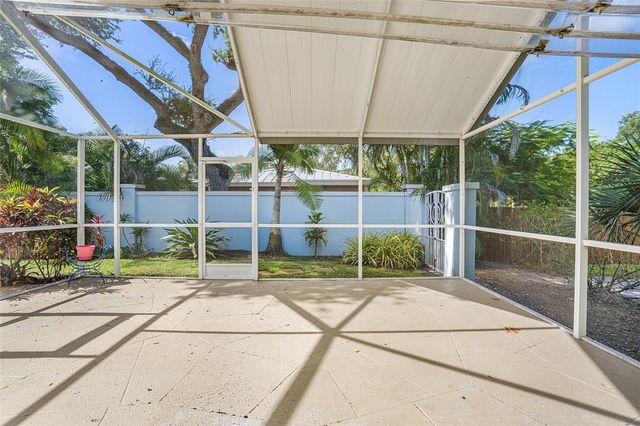 500 Gardenia Lane, Vero Beach, FL 32963