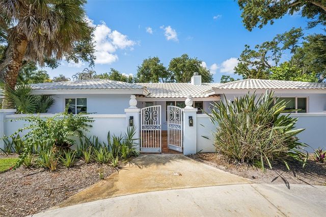 500 Gardenia Lane, Vero Beach, FL 32963