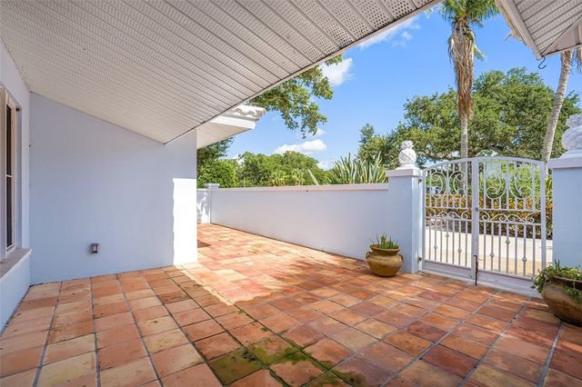 500 Gardenia Lane, Vero Beach, FL 32963