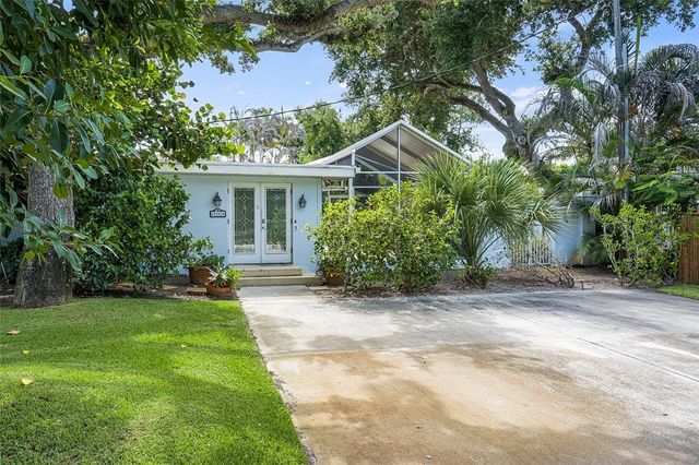 500 Gardenia Lane, Vero Beach, FL 32963