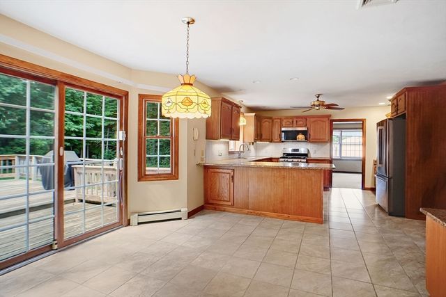 22 Danielle Ln, Mansfield, MA 02048