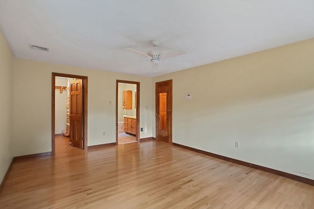 22 Danielle Ln, Mansfield, MA 02048