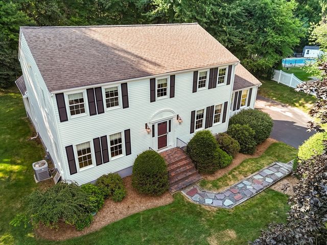 22 Danielle Ln, Mansfield, MA 02048