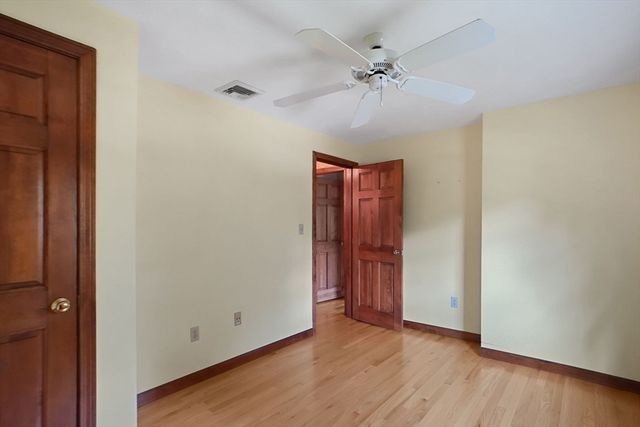 22 Danielle Ln, Mansfield, MA 02048