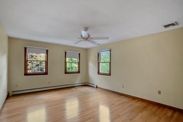 22 Danielle Ln, Mansfield, MA 02048