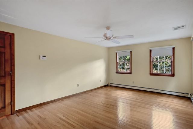 22 Danielle Ln, Mansfield, MA 02048