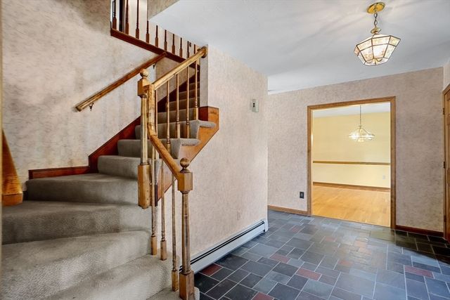 22 Danielle Ln, Mansfield, MA 02048