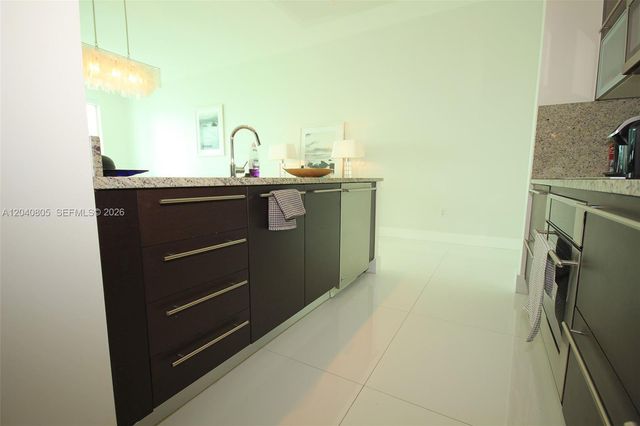 950 Brickell Bay Drive 4701, Miami, FL 33131
