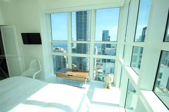 950 Brickell Bay Drive 4701, Miami, FL 33131