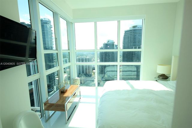 950 Brickell Bay Drive 4701, Miami, FL 33131