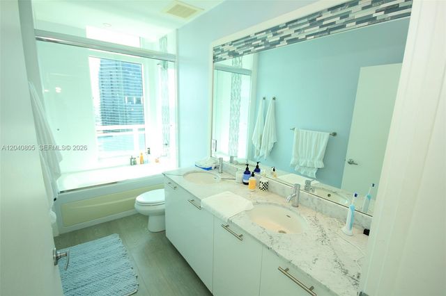 950 Brickell Bay Drive 4701, Miami, FL 33131