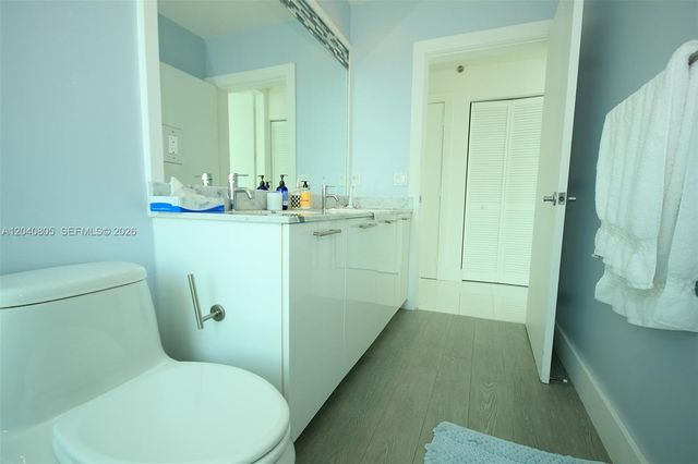 950 Brickell Bay Drive 4701, Miami, FL 33131