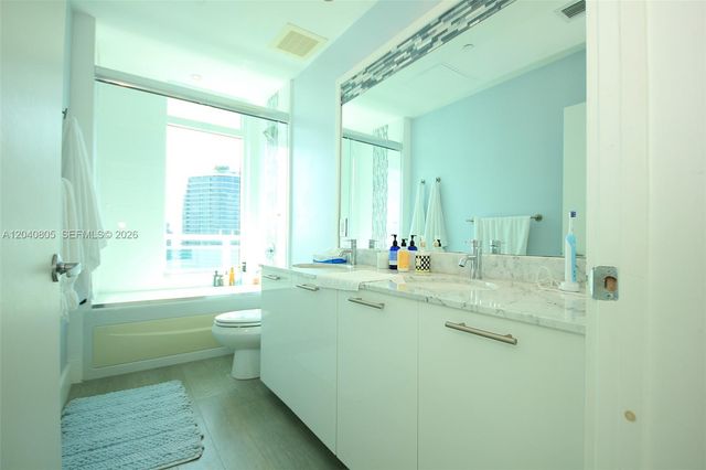 950 Brickell Bay Drive 4701, Miami, FL 33131