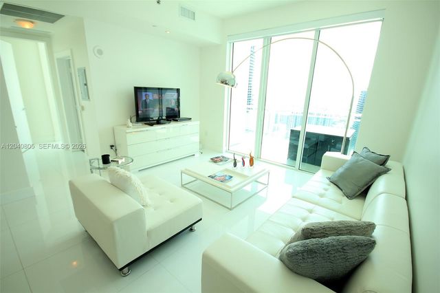 950 Brickell Bay Drive 4701, Miami, FL 33131