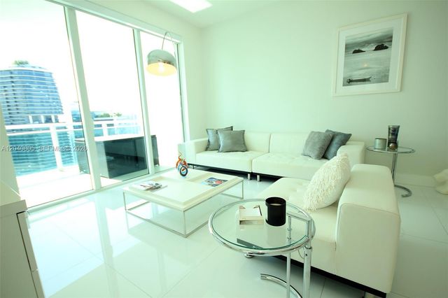 950 Brickell Bay Drive 4701, Miami, FL 33131