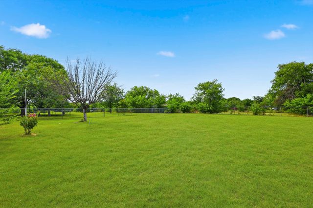 451 Blue Mound Road E, Haslet, TX 76052