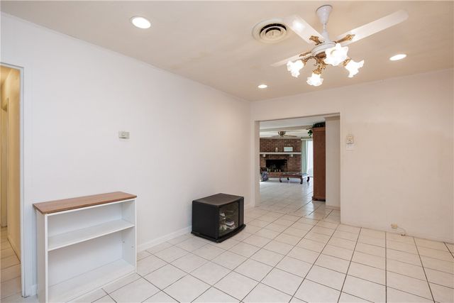 4025 Tripoli Dr, Corpus Christi, TX 78411