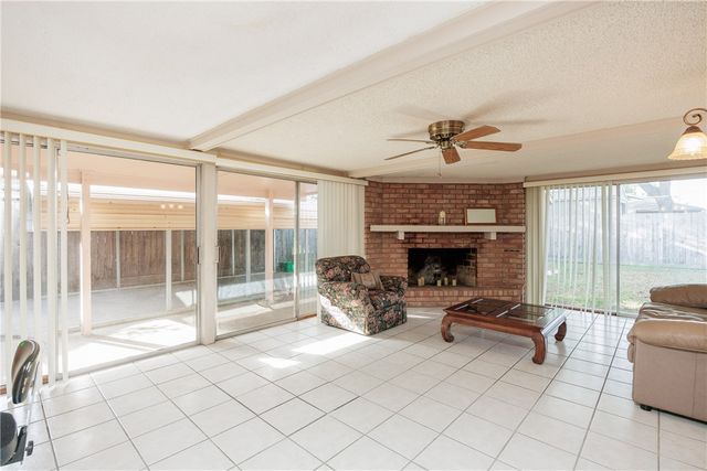 4025 Tripoli Dr, Corpus Christi, TX 78411