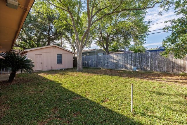 4025 Tripoli Dr, Corpus Christi, TX 78411