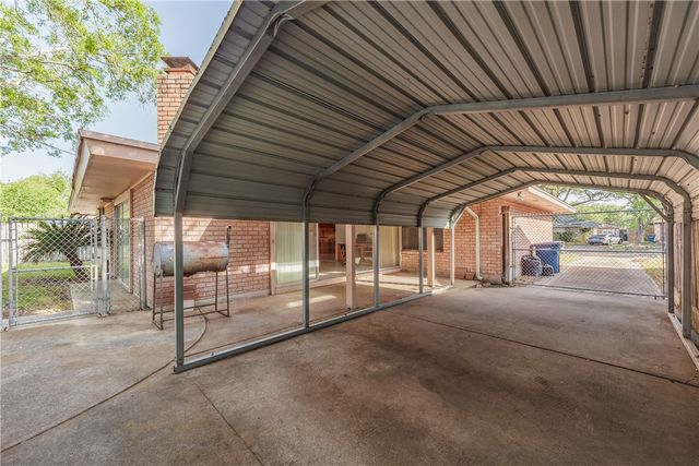 4025 Tripoli Dr, Corpus Christi, TX 78411