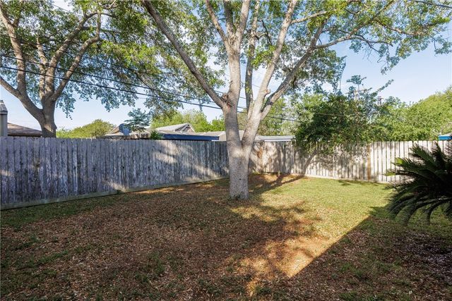 4025 Tripoli Dr, Corpus Christi, TX 78411