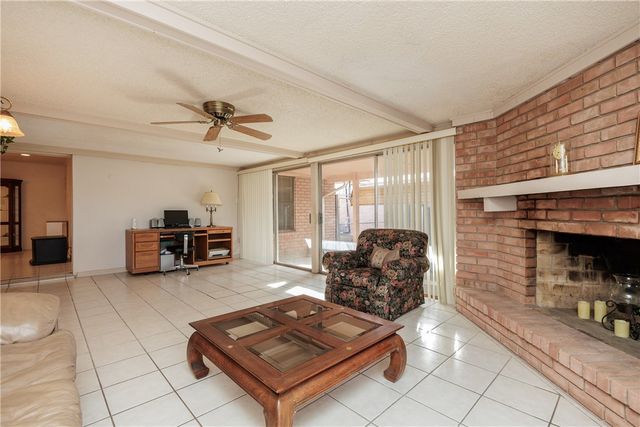 4025 Tripoli Dr, Corpus Christi, TX 78411