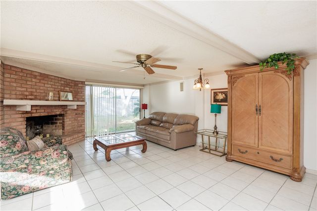 4025 Tripoli Dr, Corpus Christi, TX 78411