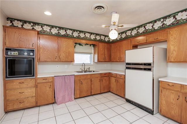 4025 Tripoli Dr, Corpus Christi, TX 78411
