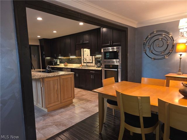 2868 Shade Road, Bath, OH 44333