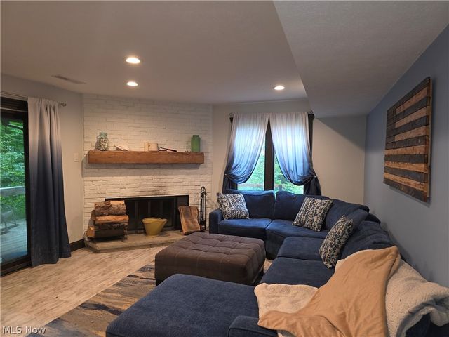 2868 Shade Road, Bath, OH 44333