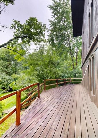 2868 Shade Road, Bath, OH 44333