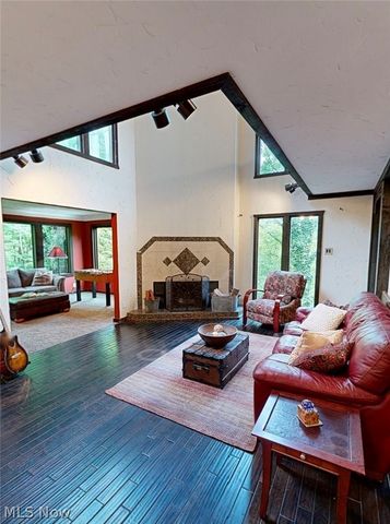 2868 Shade Road, Bath, OH 44333
