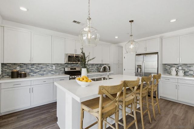1944 Kepler Ct, Escondido, CA 92026
