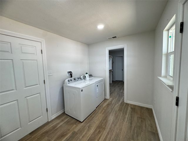 24 Lovers Lane, Forney, TX 75126