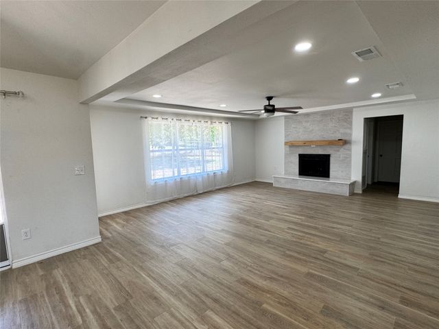 24 Lovers Lane, Forney, TX 75126