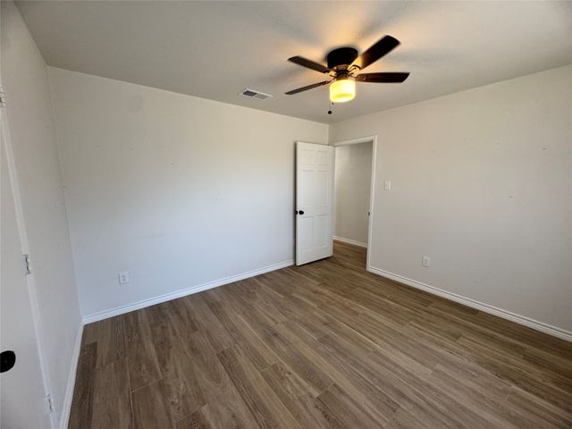 24 Lovers Lane, Forney, TX 75126