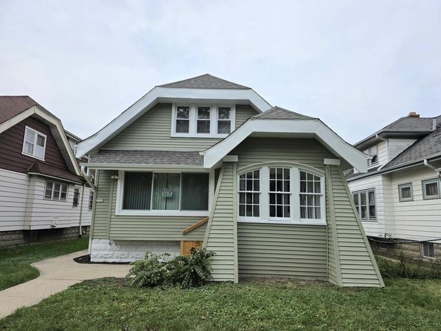 3713 N 15th STREET, Milwaukee, WI 53206