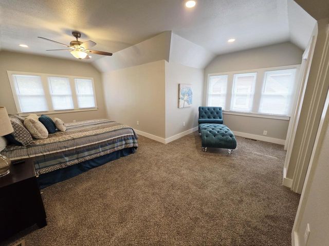 3713 N 15th STREET, Milwaukee, WI 53206