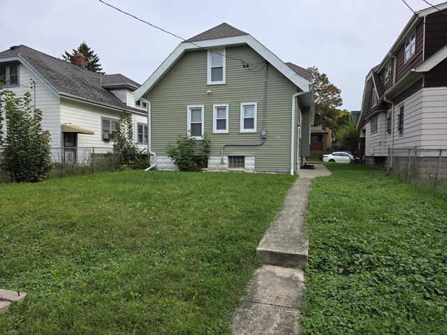 3713 N 15th STREET, Milwaukee, WI 53206