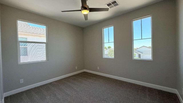 612 E Hazelnut Lane, San Tan Valley, AZ 85140