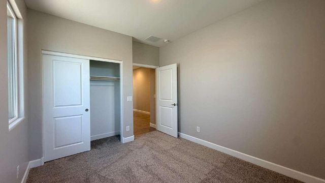 612 E Hazelnut Lane, San Tan Valley, AZ 85140