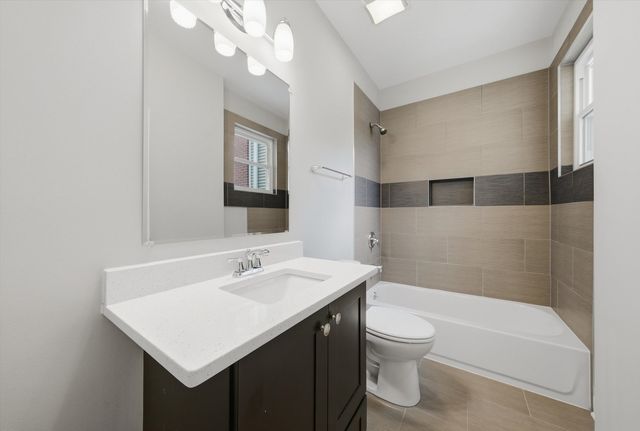 4009 S Vincennes Avenue, Chicago, IL 60653