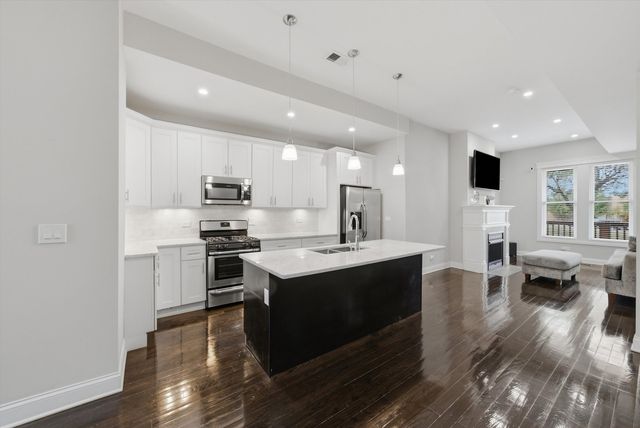 4009 S Vincennes Avenue, Chicago, IL 60653