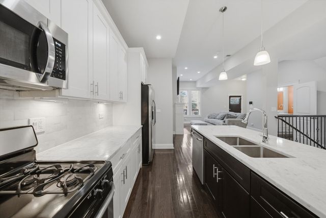 4009 S Vincennes Avenue, Chicago, IL 60653
