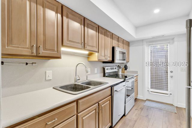 17 Lawton Dr Apt 170, Hilton Head Island, SC 29928