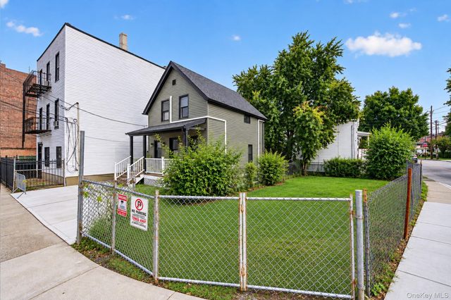 777 E 225th Street, Bronx, NY 10466